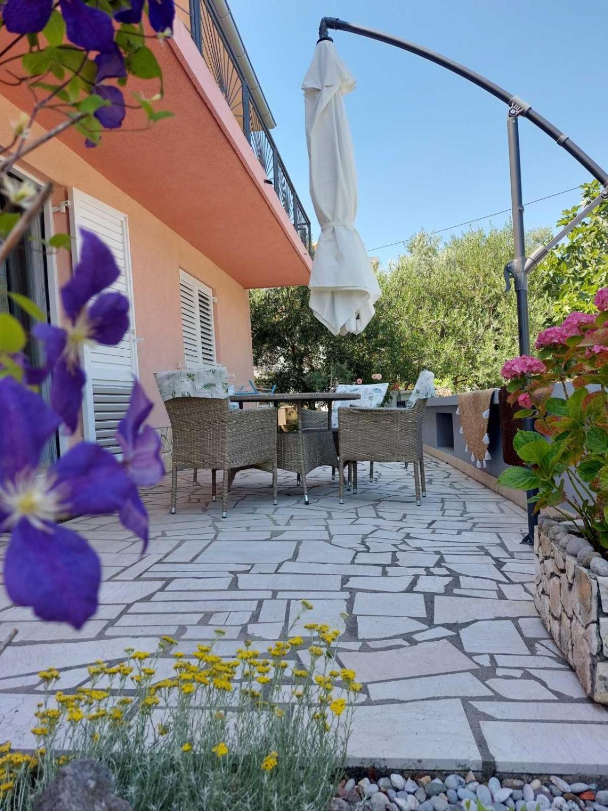 Apartmani Anica Risika Exterior photo