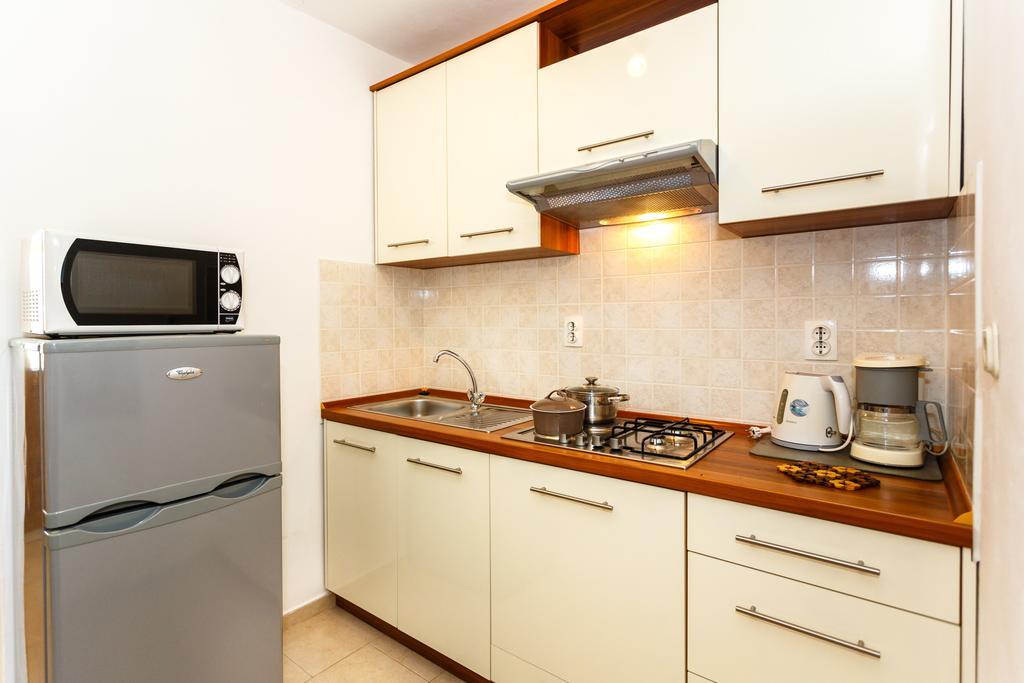 Apartmani Anica Risika Exterior photo